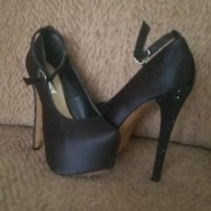 Hilary2 heels by Halston